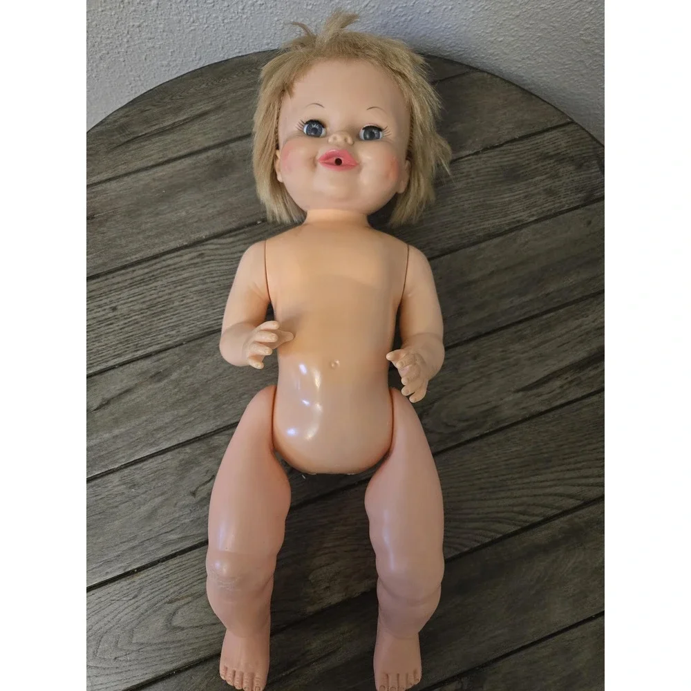 Vintage 1968 Deluxe Topper Toys Baby Party Doll 18